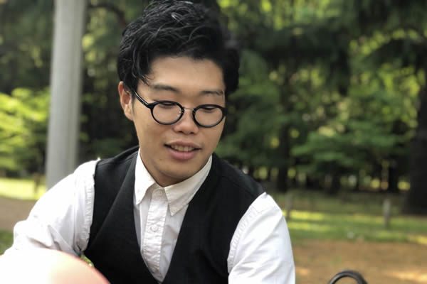 小山晃弘